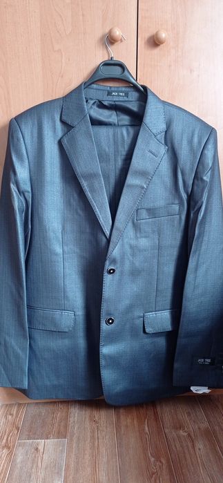 Костюм мужской новый
