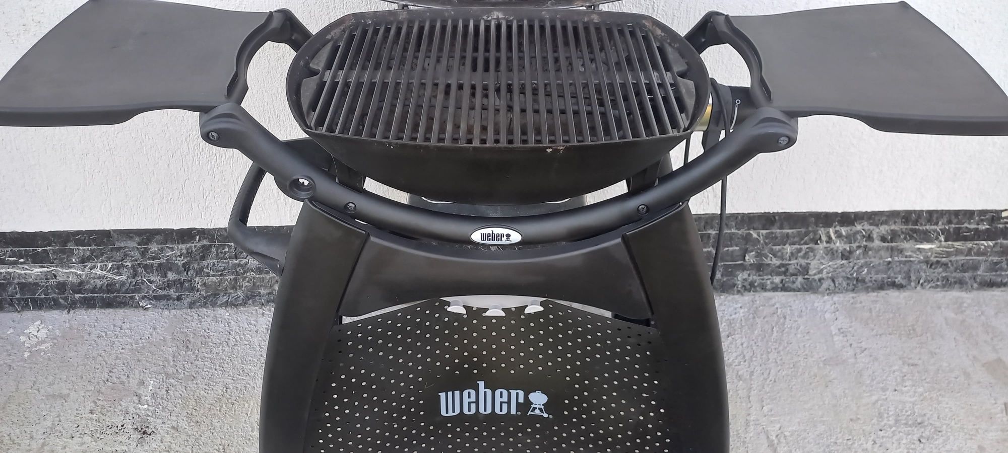 Gratar grill electric profesional Weber Q 2400