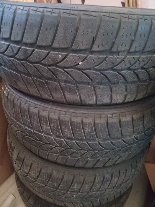 Anvelope de iarna 205/55/R16