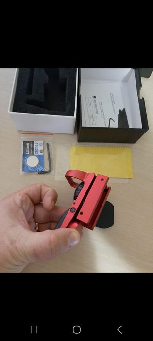 Red dot metalic negru