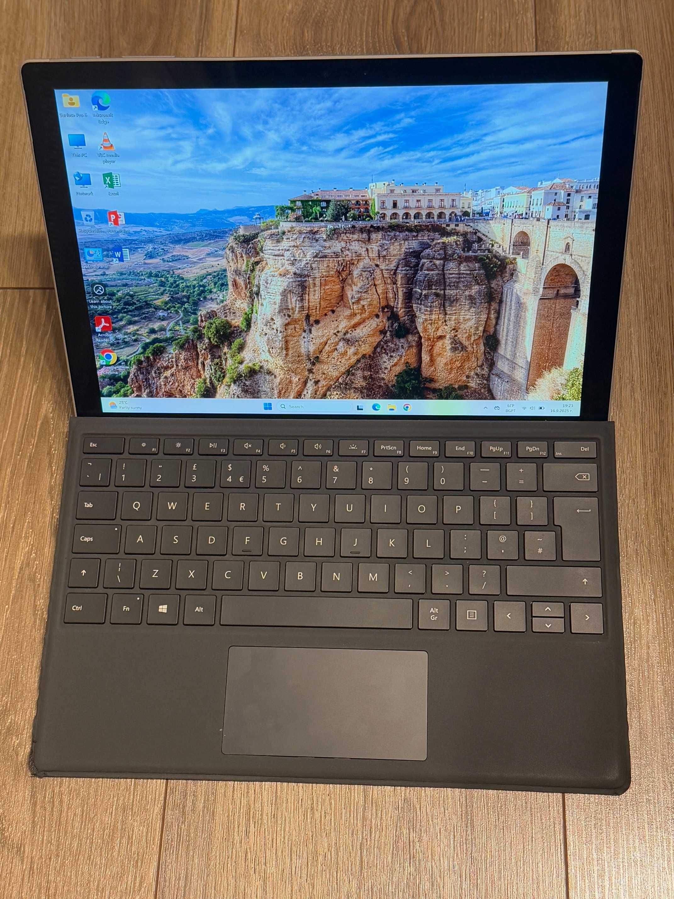 Microsoft Surface Pro 6 i5 8th/8RAM/256SSD