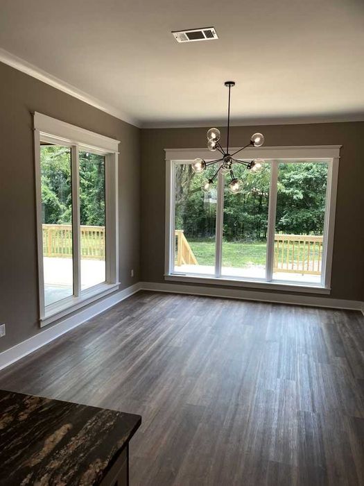 Окна, двери и витражи со скидкой на монтаж — B Plast