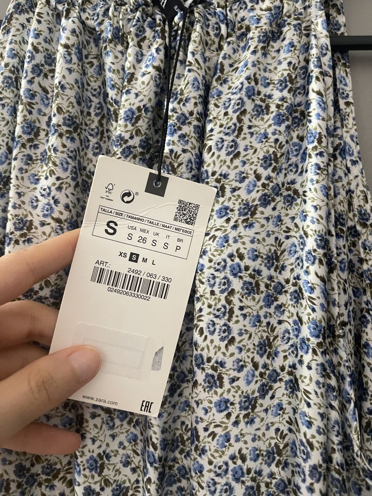 Нова сатенена дълга лятна рокля Zara