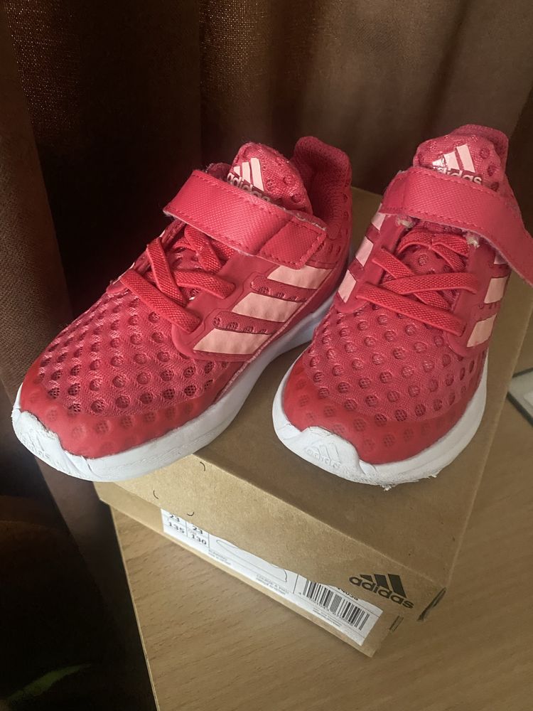 Маратонки за момиче Adidas 23