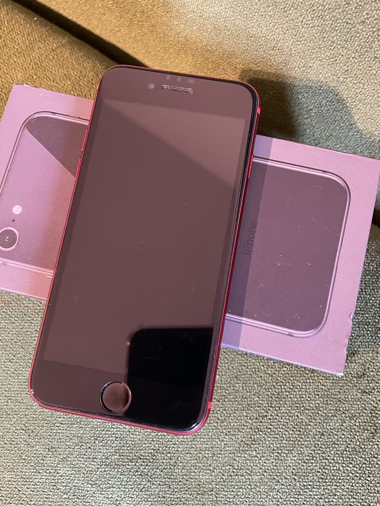 Iphone SE 2020 64 gb перфектен red