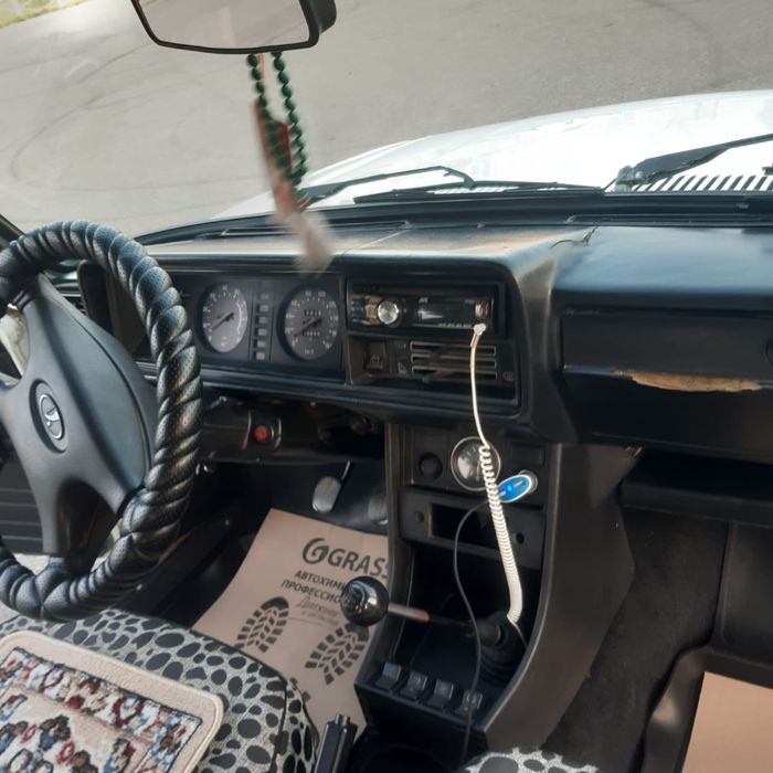 Машина на ходу сел поехал ( не большой торг)