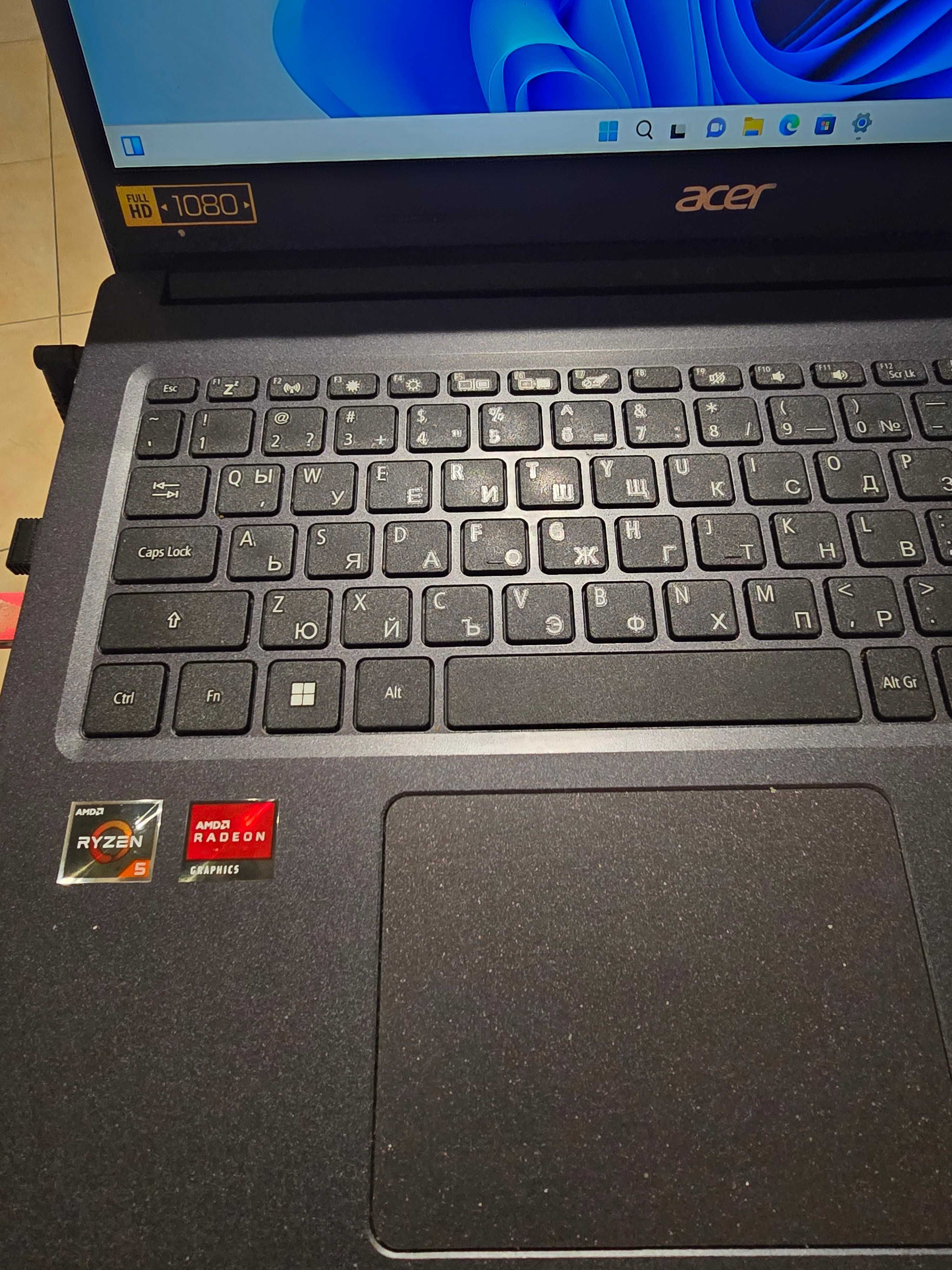 Лаптоп HP 830G, DELL ISPIRON 15-3050 и ACER ASPIRE 3-23