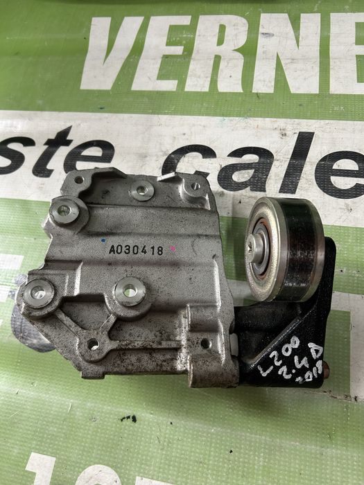 Suport accesorii motor Mitubishi L200 2.4 Di-D 2018