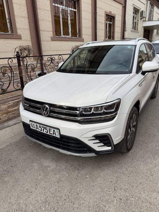 Volswagen e tharu 2020 yil kraskasi toza