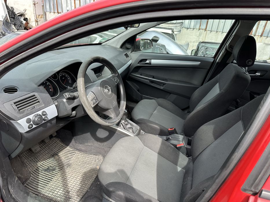 Opel Astra H 1.6 НА ЧАСТИ