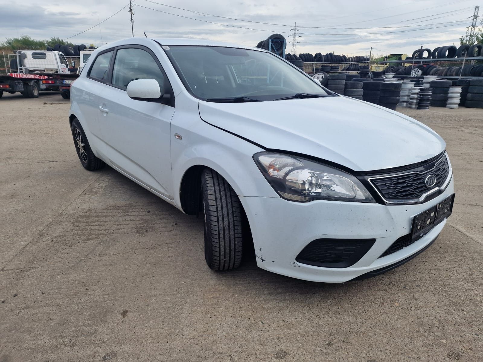 Dezmembram Kia Ceed 2011 1.4 benzina