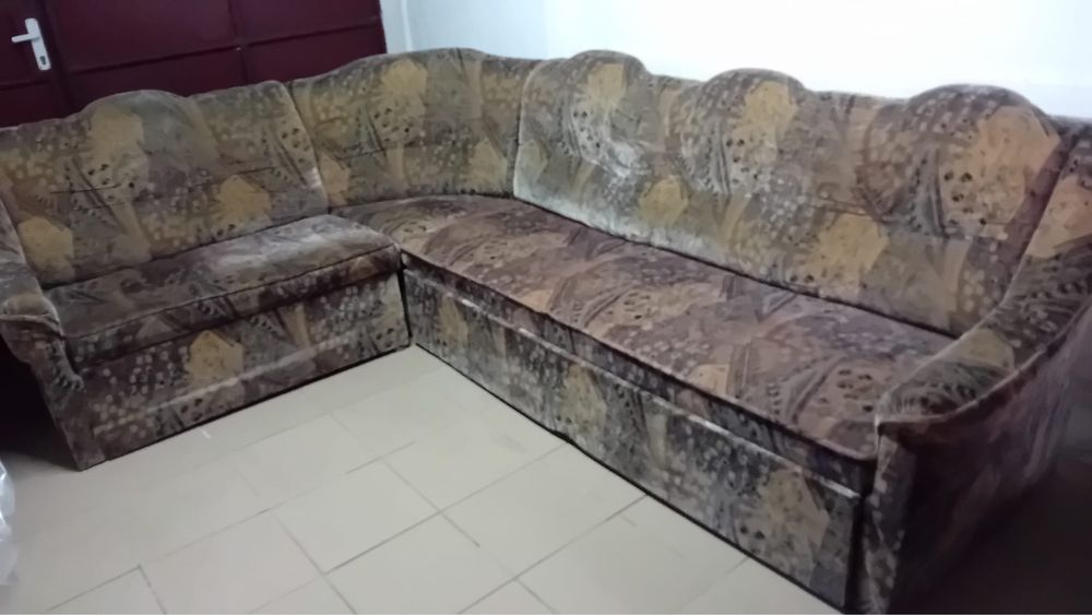 Coltar extensibil cu lada