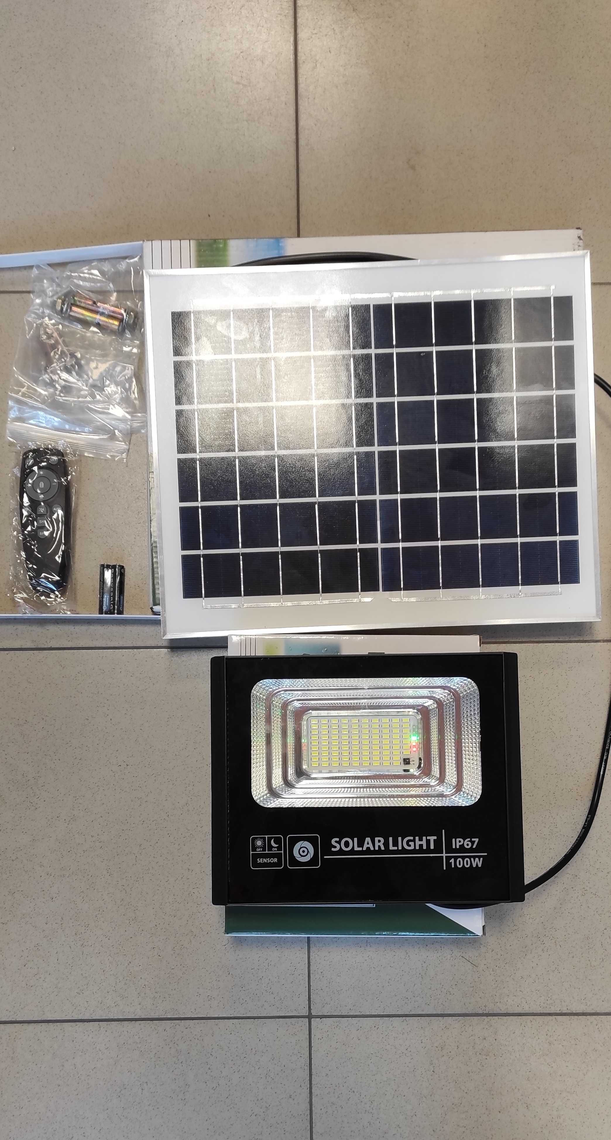 LED Соларен прожектор 100W с отделен панел/Соларна лампа 100W с панел