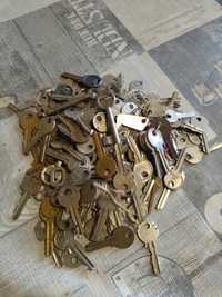 Стари  ключове..