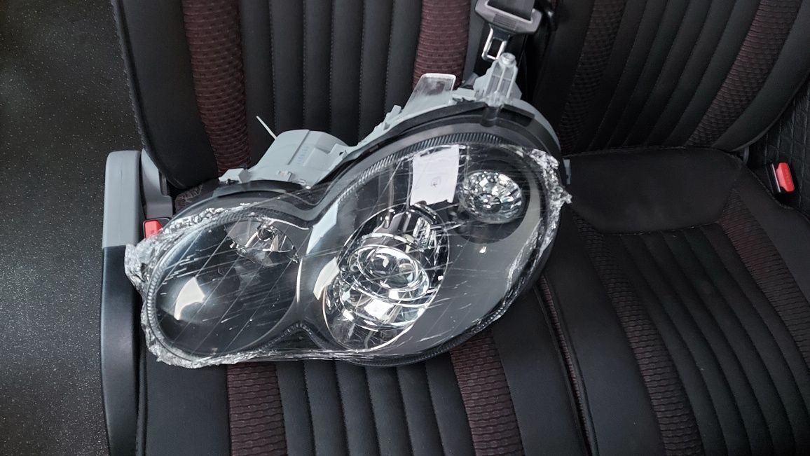 Vând Faruri Angel Eyes MB W203-CL203 sport coupe