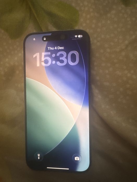 Продава се iphone 15 pro 256GB