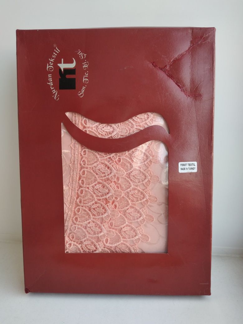 Скатерть (пр-во Турция). размер 160×220 см.