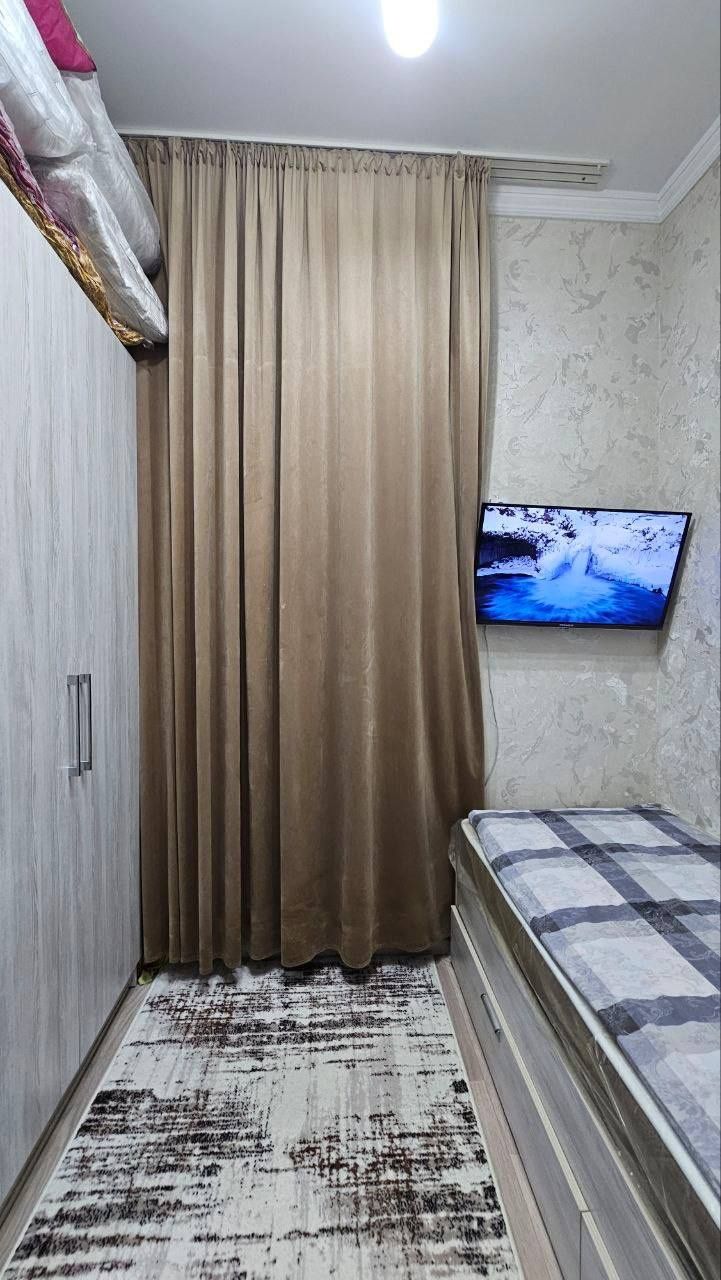Юнусабад 7 квартал. Продается квартира  2/1/4