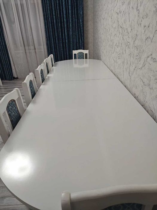 Стол со стульями