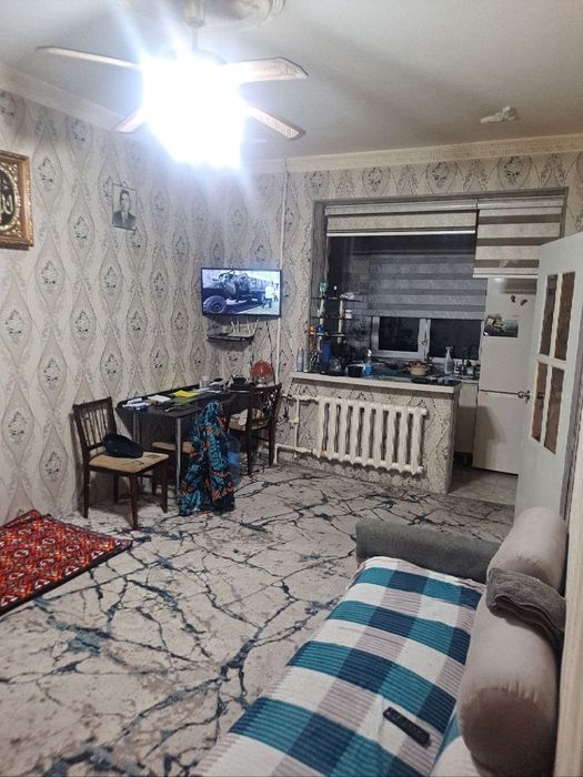 Продается 2-ком Чиланзар-19 квартал ремонт средний