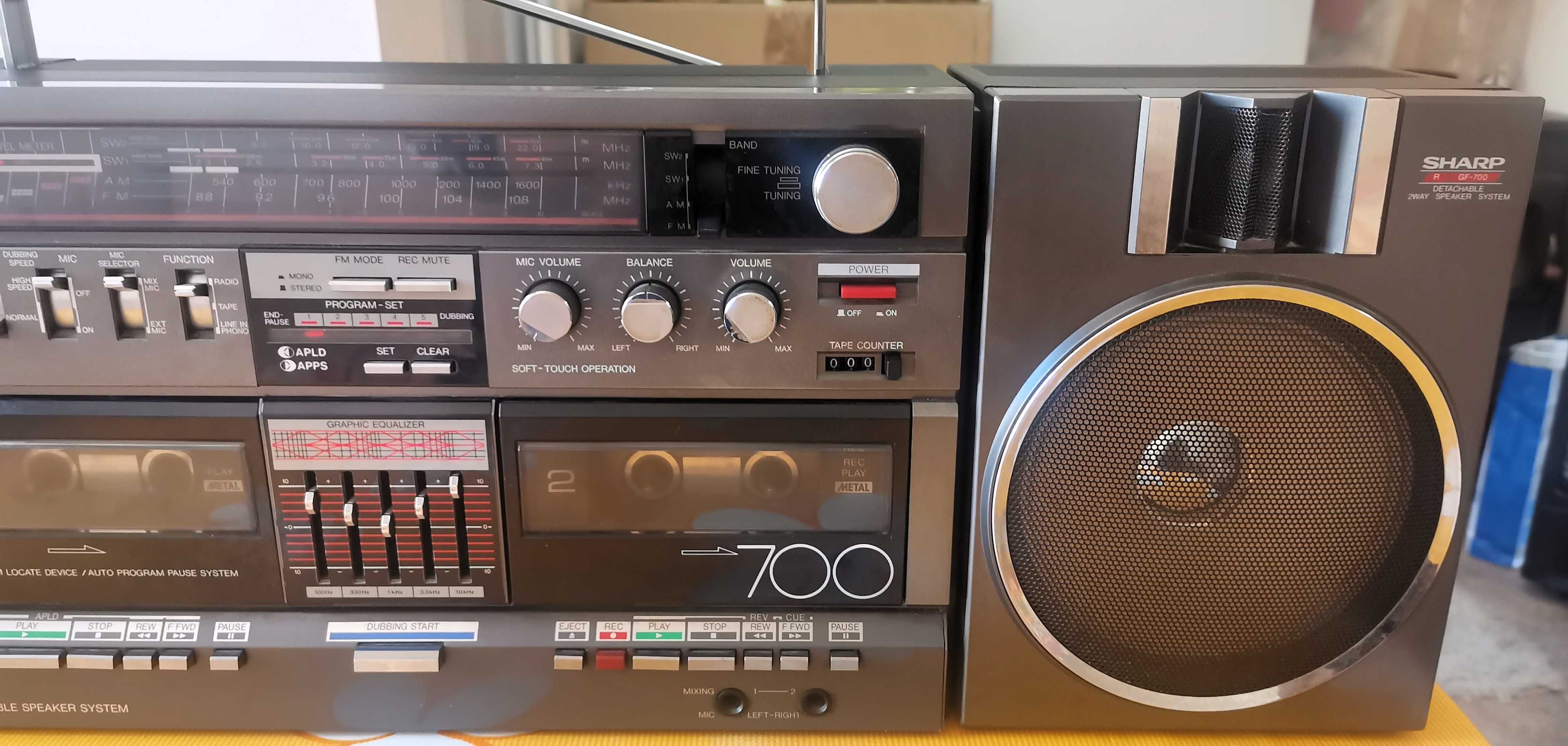 Продавам SHARP GF-700ZD 2 Way Detachable Speakers System