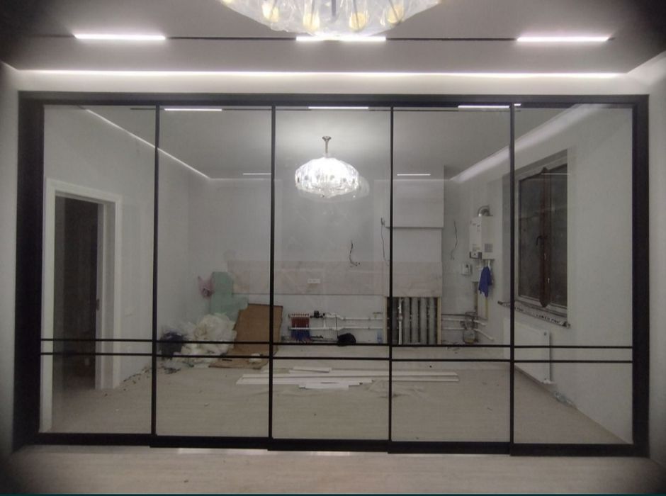 Стеклянные раздвижные перегородки в стиле лофт