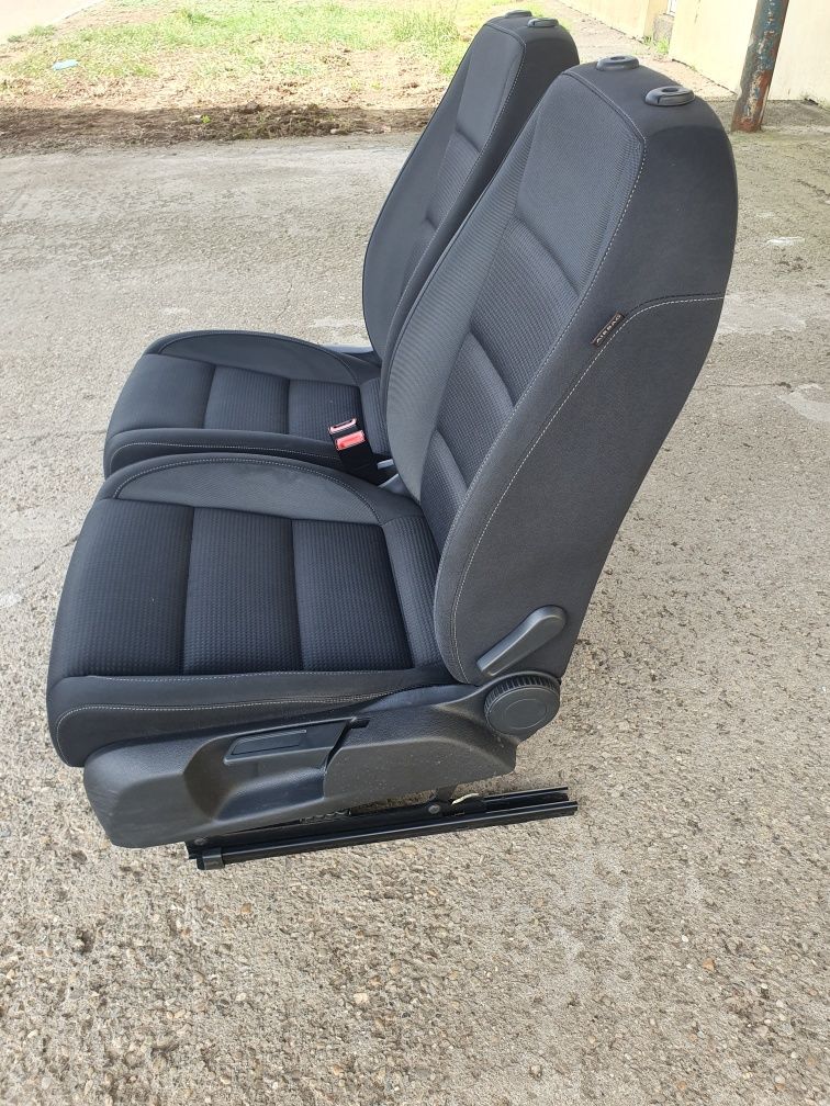 Tapiterie scaune cu încălzire + banchetă golf 6 hatchback