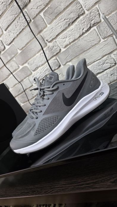 Оригинальные кроссы Nike