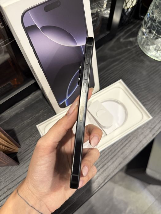 Iphone 16 pro max 1TB - в гаранция до 11.2026