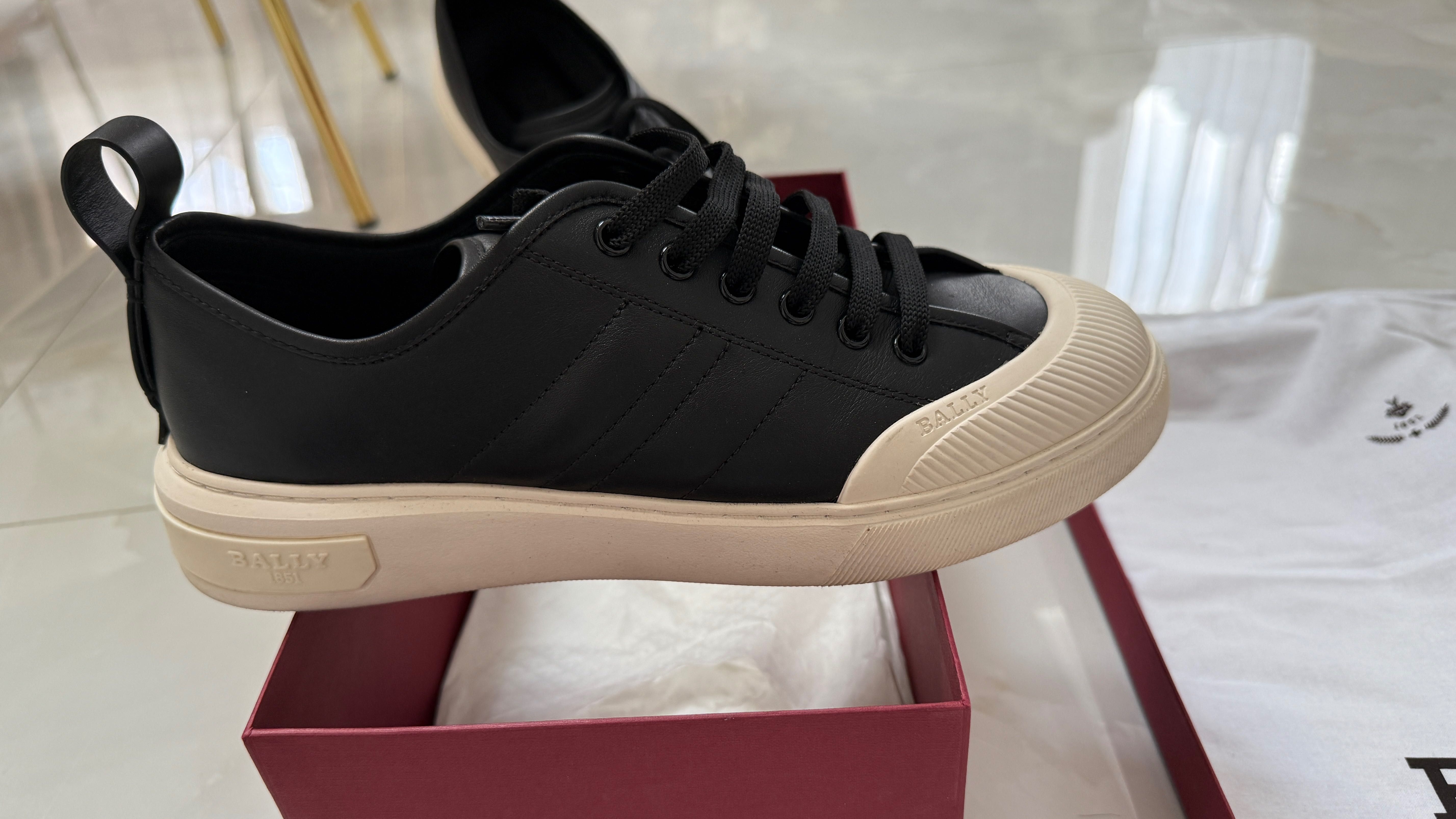 Мъжки обувки Bally