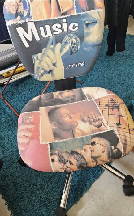 Бюро с подарък стол и лампа