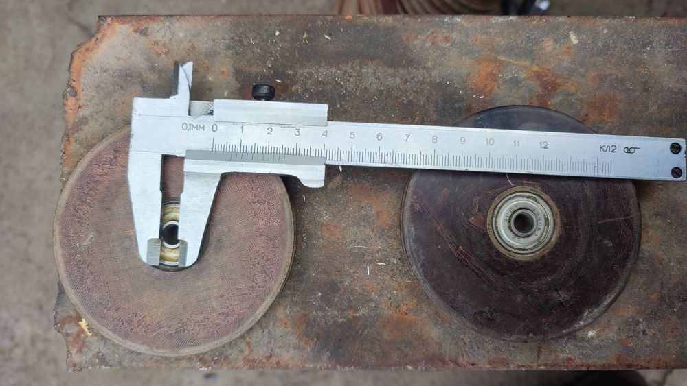 Ролики бельевые на подшипниках из дюралюминия,84- завод.