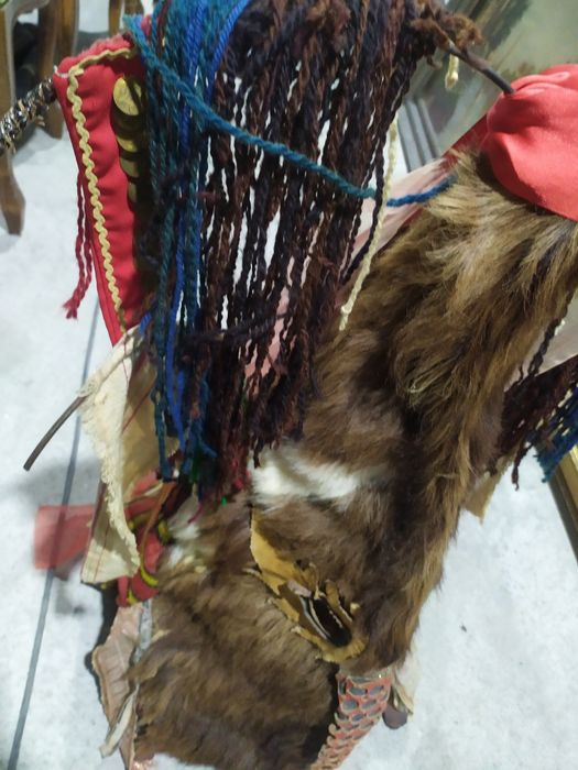 Автентична кукерска маска