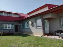 Casă de vânzare...teren 1000m2
