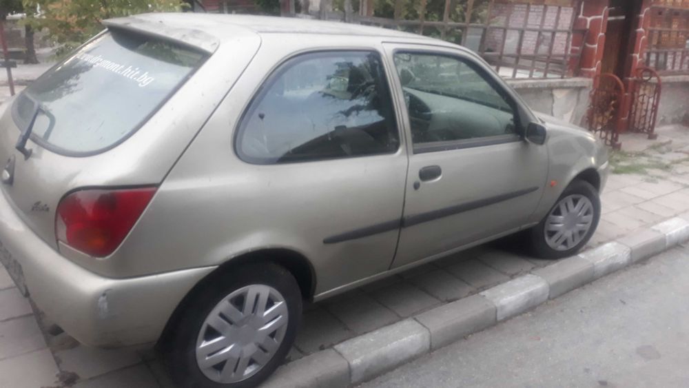 Форд  фиеста  бензин