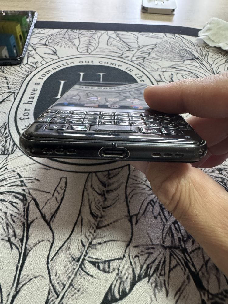 BlackBerry KeyOne 64gb - отличен