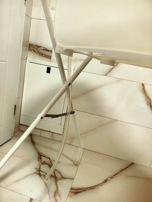 Cădiță bebeluși cu cadru metalic, suport anatomic, termometru,