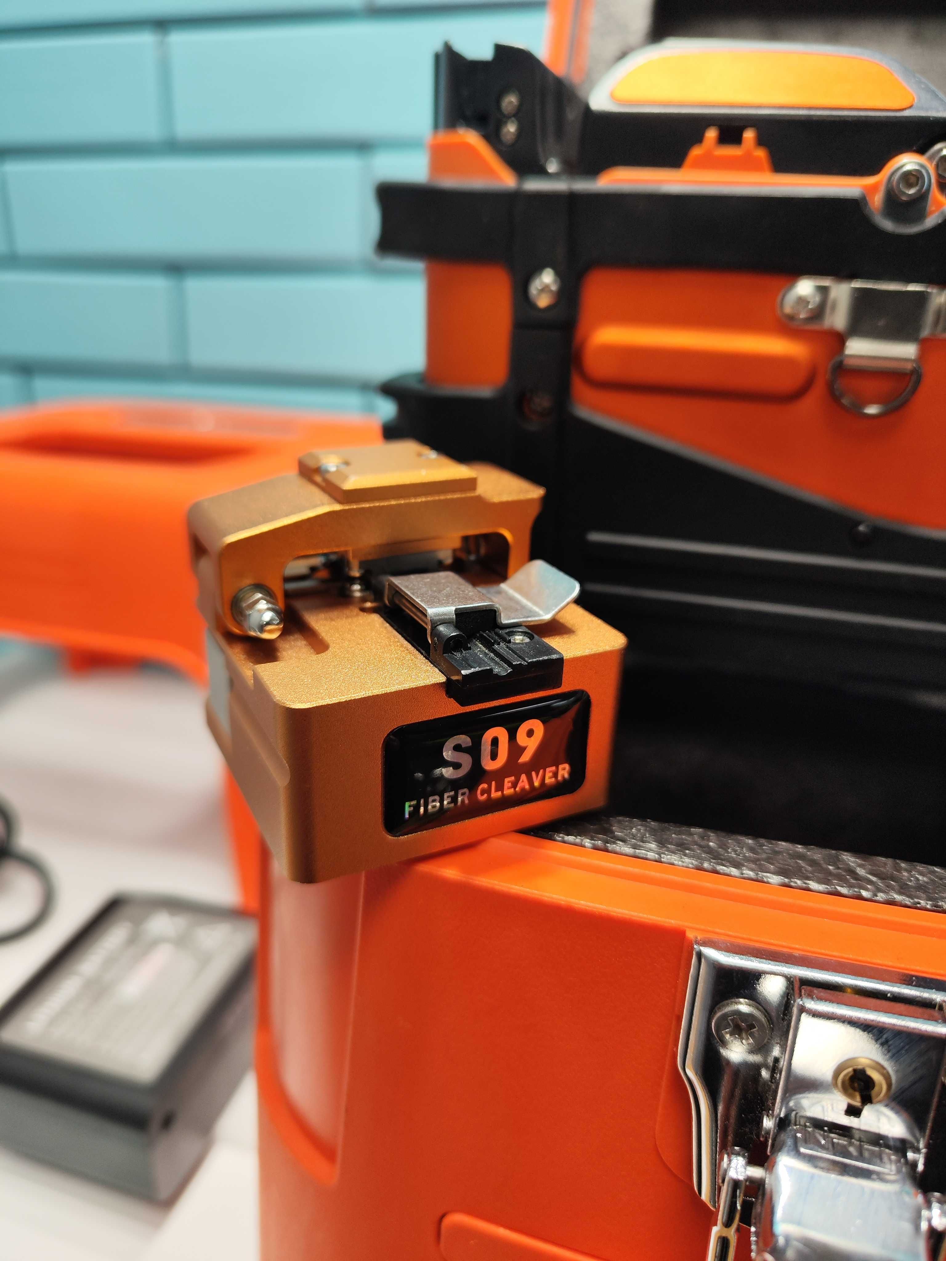 Signal Fire AI-9 Сплайсер с 6 Мотора и Core-to-Core Подравняване