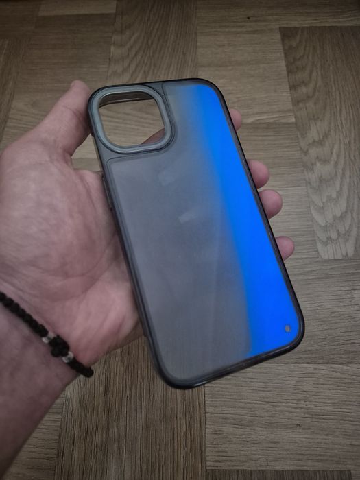 Husa iPhone 13/14 cu fosfor lichid in interior