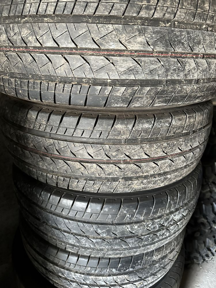 Гуми за микробус 225 65 16 C Bridgestone / Continental