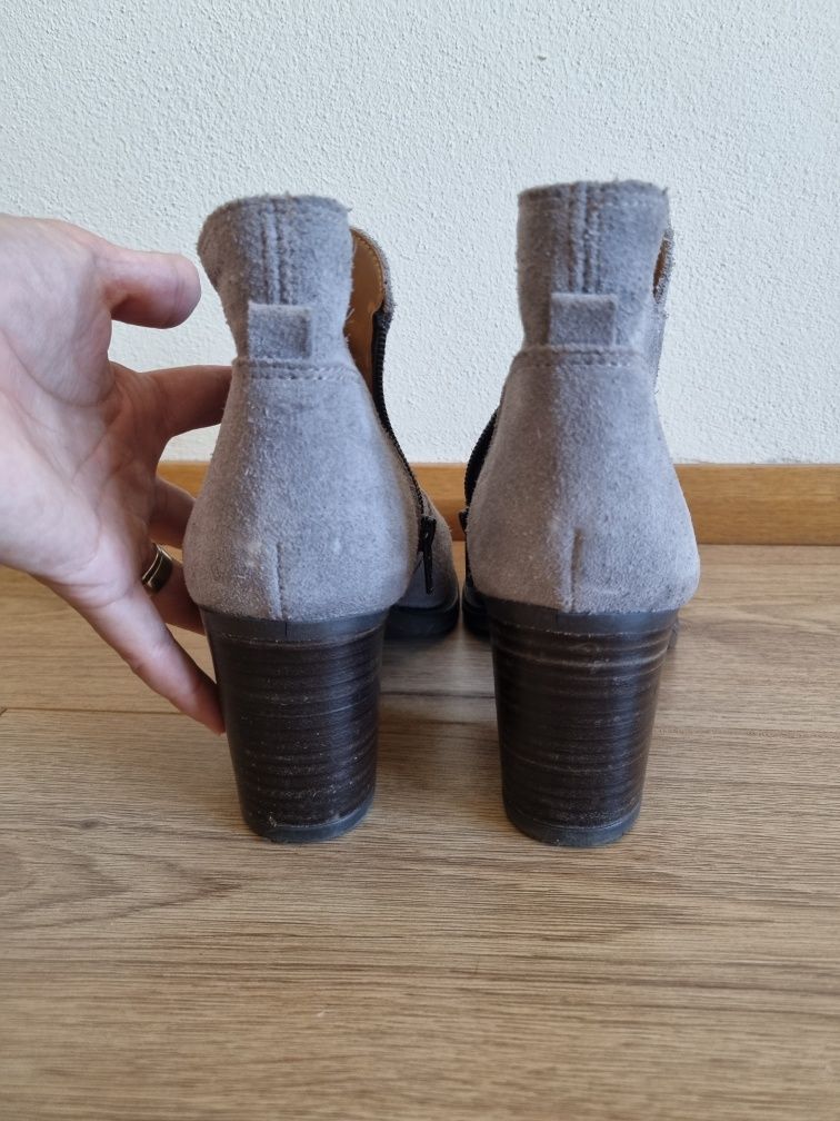 Botine din piele întoarsă