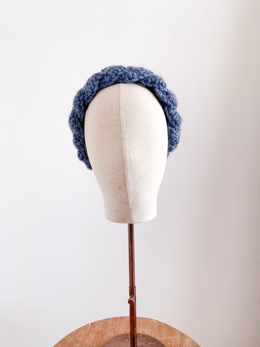 Coronita crosetata, albastru sau turcoaz, unicat