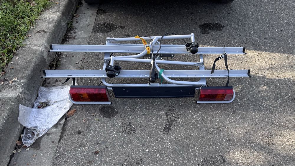 Suport 2 biciclete pe carligul de remorcare