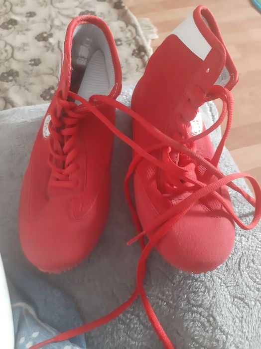 Продам бойцовский обувь