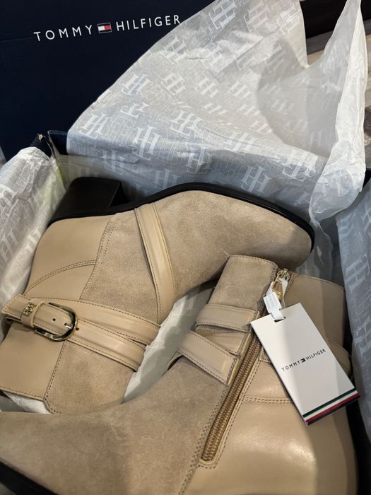 Tommy Hilfiger
Боти Elevated Essential Midheel Boot