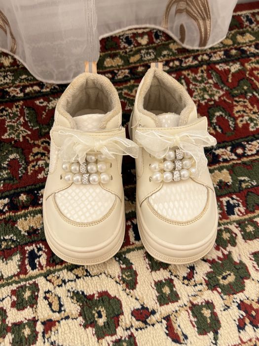 Меховая обувь для девочек. 28 размер