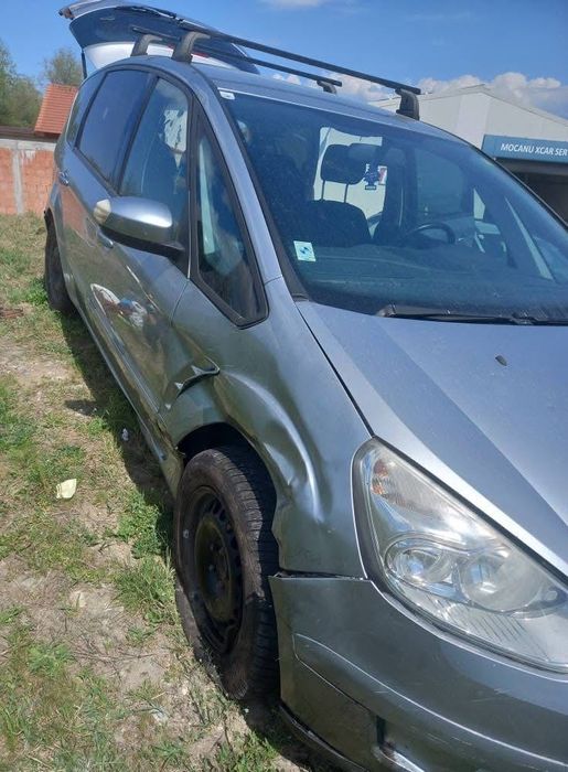 Vând Ford pentru Piese