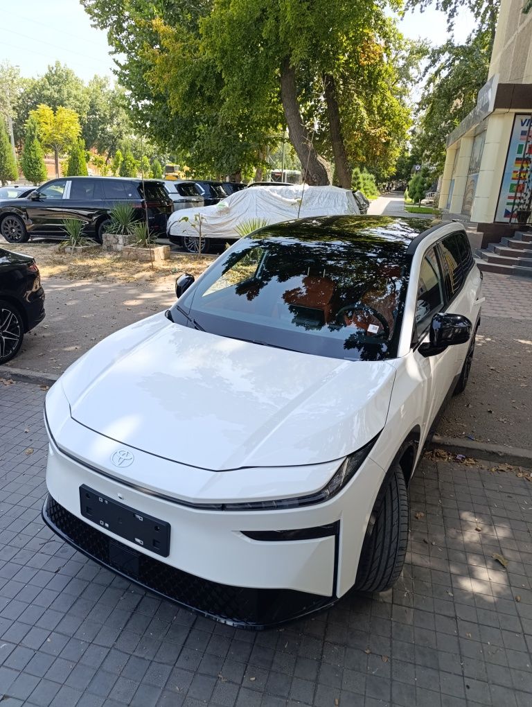TOYOTA bZ3X EV610km 2025йил