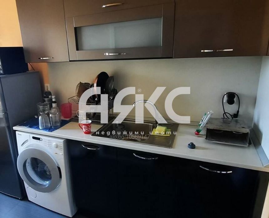 Двустаен обзаведен апартамент в кв. Люлин 1