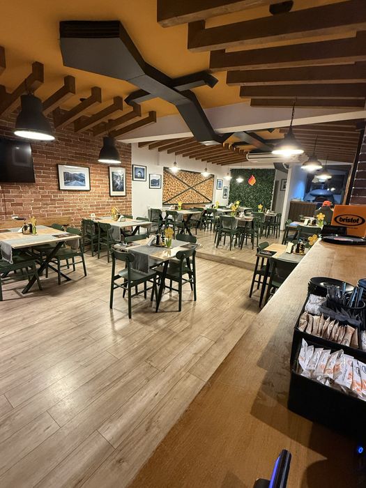 Vând restaurant gata de preluare.